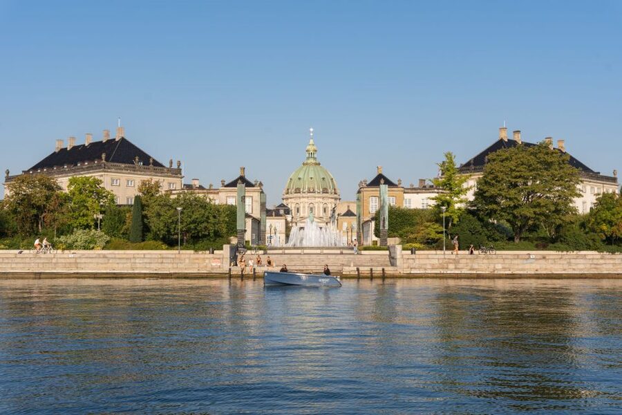 Copenhagen: 1, 2 or 3-Hour Boat Rental (No License Required) - Setting your own sightseeing route through harbor and canals