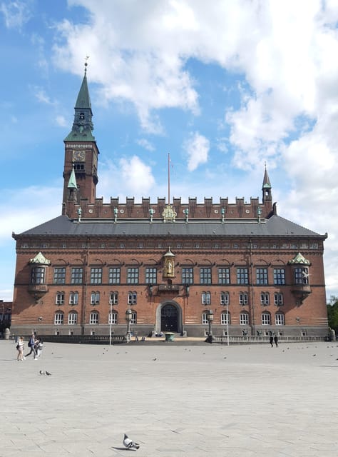 Copenhagen: 2,5-Hour 'Must See' Bike Tour with a Local Guide - Gefion Fountain and the Little Mermaid: iconic stops with real meaning