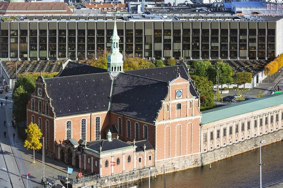 Copenhagen: A guided walk for first-timers in the city - Black Diamond and King’s New Square: modern Copenhagen shows up fast