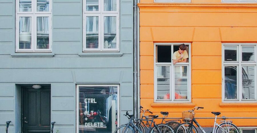 Copenhagen: Capture the most Photogenic Spots with a Local - 90 Minutes, Up to 8 People: The Photo-Walk Format