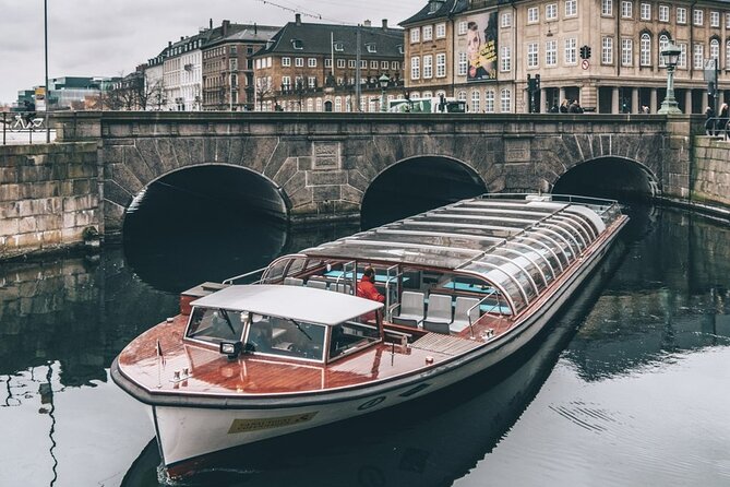 Copenhagen Card - DISCOVER 80+ attractions and public transport - Castles and Danish landmarks beyond the city center: Kronborg and Frederiksborg