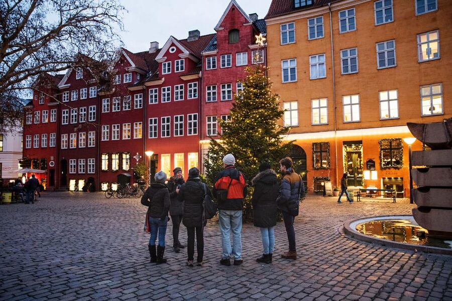 Copenhagen: Christmas Walking Tour with Treats and Drinks - Æbleskiver and Gingerbread Hearts: The Best Kind of Food Stop