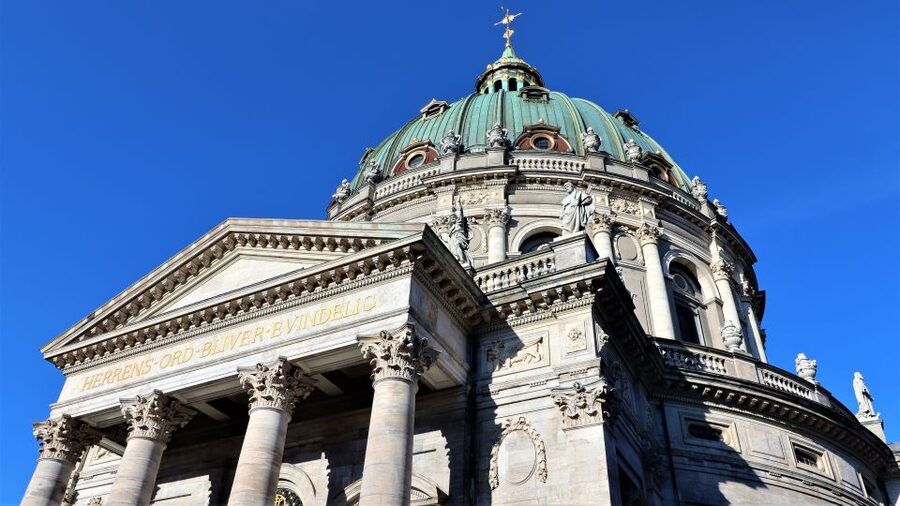 Copenhagen: Guided Walking Tour in French - Christiansborg Palace Walk: Denmark’s Seat of Power