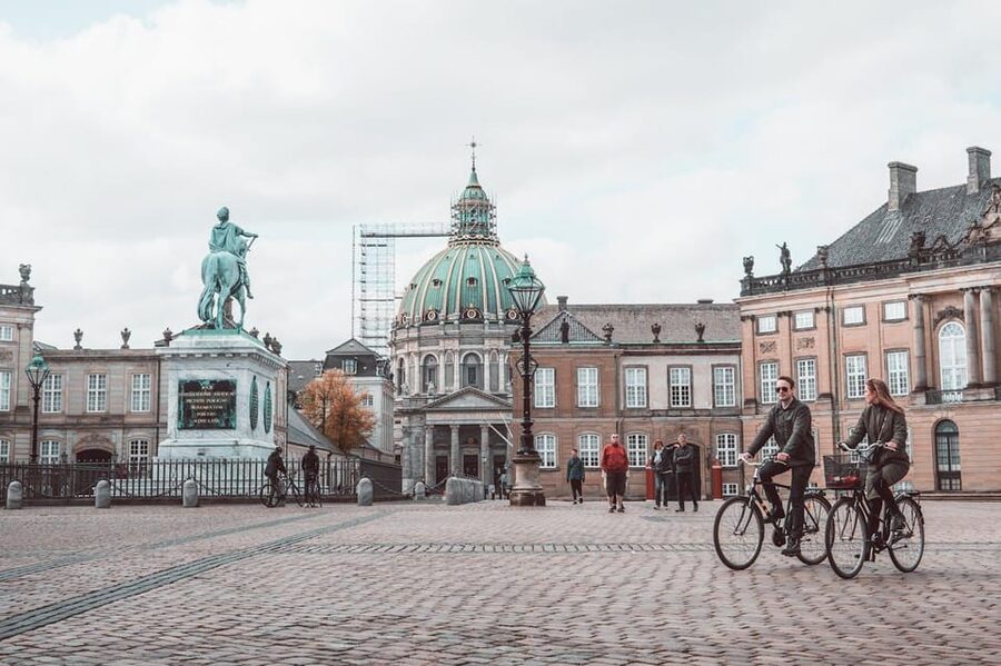 Copenhagen: Guided Walking Tour in French - Meeting at the Tivoli Area: Finding Your Guide Quickly