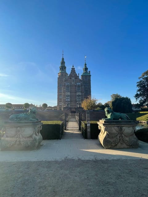 Copenhagen: King's Garden Outdoor Escape Room Game - The app-driven flow: stop, start, and pace yourself