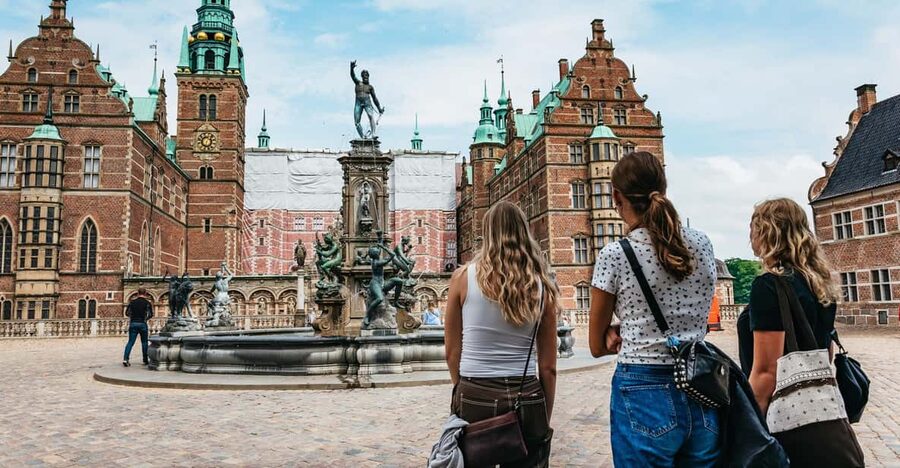 Copenhagen: Kronborg, Frederiksborg Castle and Roskilde Tour - Pickup to Roskilde Cathedral: how the day gets moving