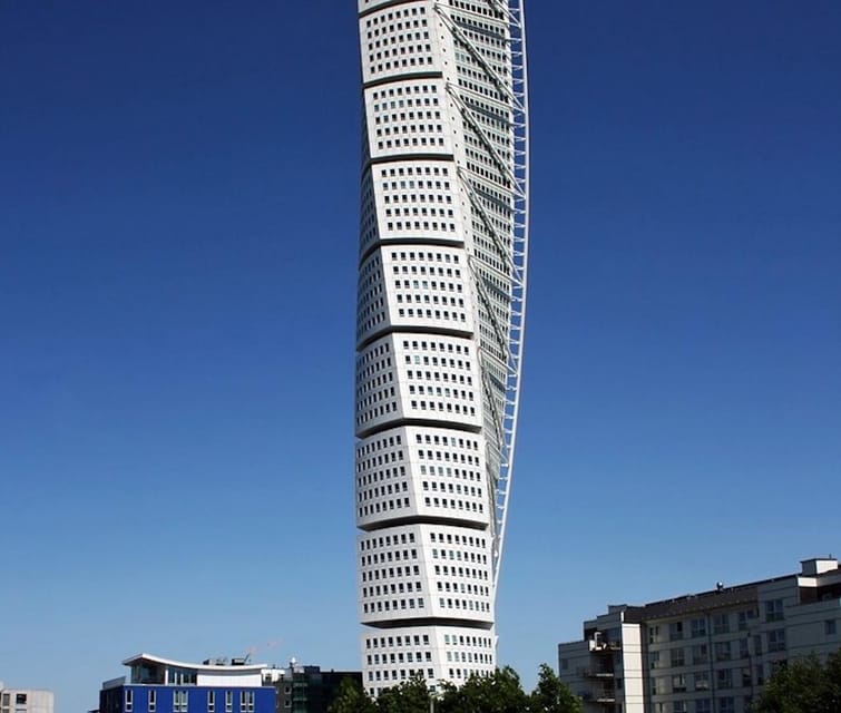Copenhagen: Malmö Tour in Spanish - Turning Torso: modern Malmö, focused and photogenic