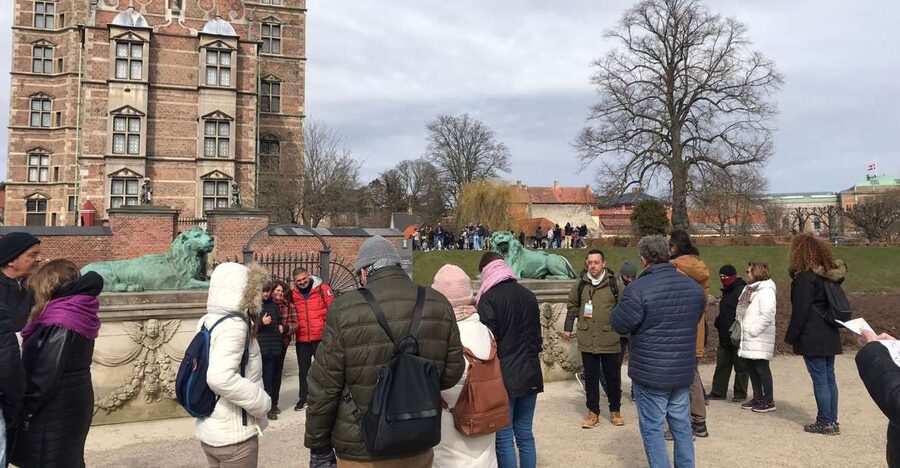Copenhagen: Maxitour the Must-Haves in English - The heart of the day: a 6.5-hour guided highlights loop