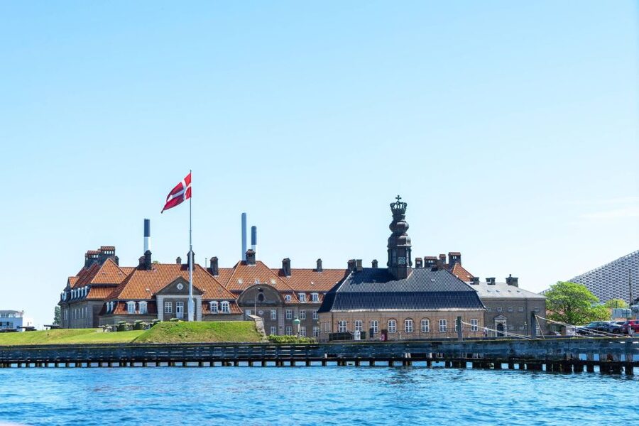Copenhagen: Old Town and Nyhavn Private Family Tour - Optional 4-hour canal boat cruise: more sights, less walking