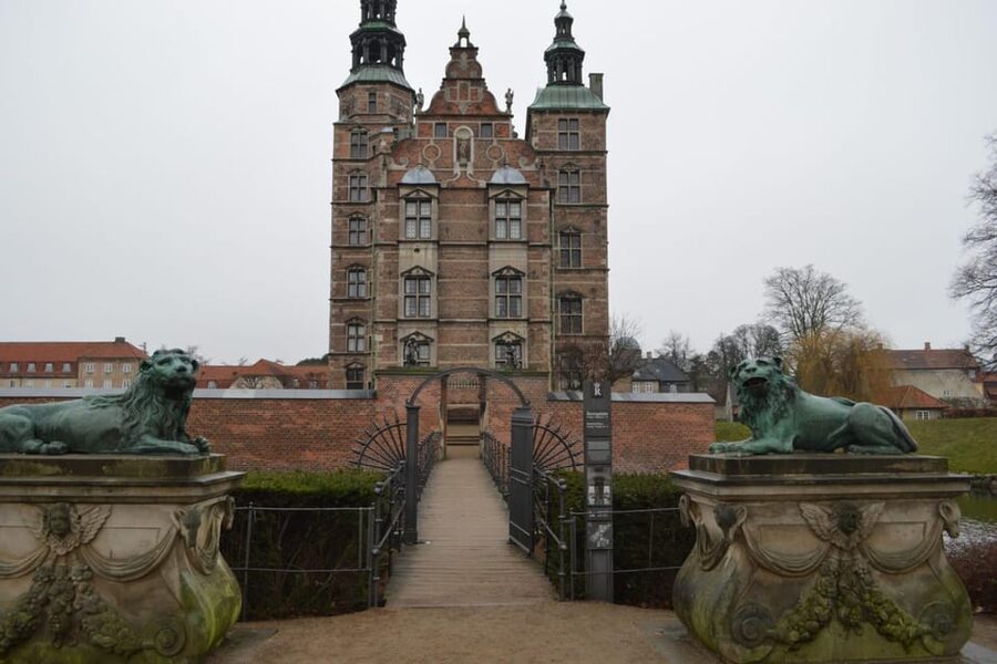 Copenhagen: Rosenborg Castle Tour with Skip-the-Line Ticket - Inside Rosenborg Castle: Christian IV’s world in rooms and artifacts
