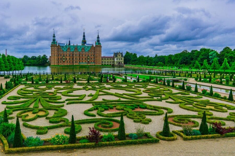 Copenhagen: Rosenborg Castle Tour with Skip-the-Line Ticket - Price and logistics in Copenhagen: is $288 a good deal?