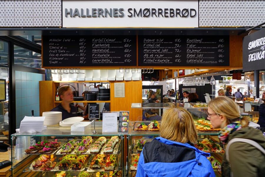 Copenhagen: Scandinavian Delights Food & Drink Private Tour - Stop 1: DØP and the ristepølse start with elderflower juice