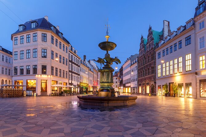 Copenhagen: Self Guided Scavenger Hunt and Tour - Language options for an easy team experience