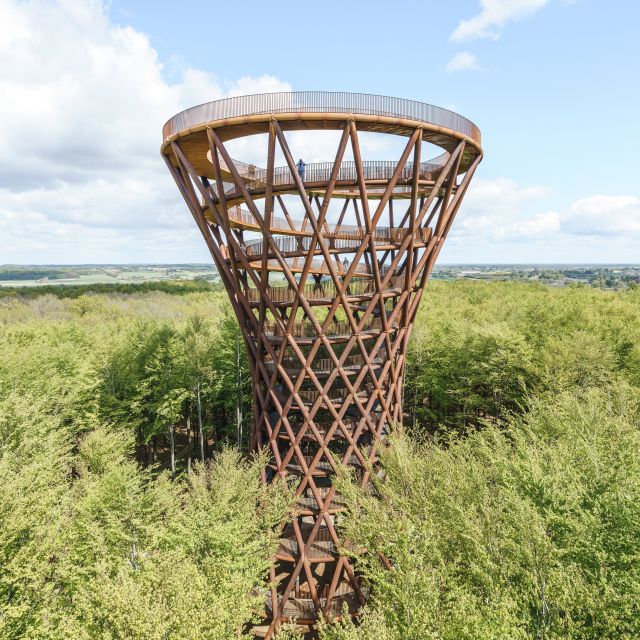 Copenhagen: The Forest Tower & Forgotten Giants Trolls Trip - Waiting space at the tower: timing that keeps you comfortable