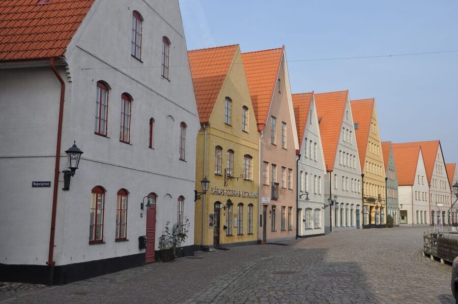 Copenhagen: Tour Across the Øresund Bridge to Lund and Malmö - Malmö Castle and Turning Torso: outside views that still feel worth it