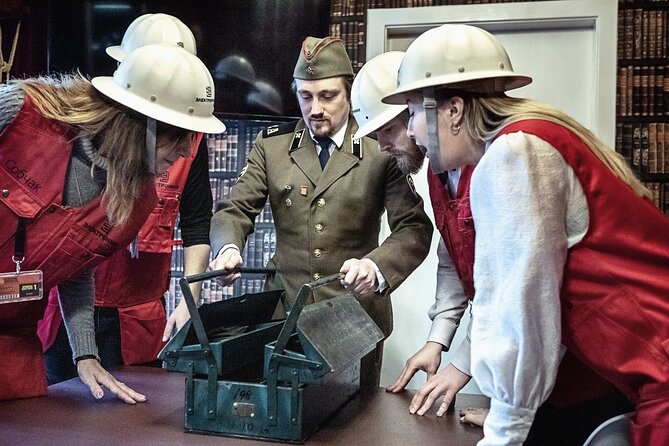 Downfall Spy Mission (Premium Private Escape Room) - Getting There: Meeting Point, Timing, and Street Parking