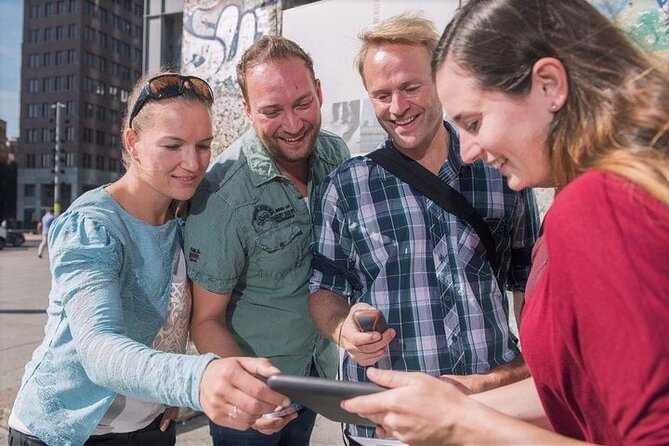 e-Scavenger hunt Copenhagen: Explore the city at your own pace - Getting Started at Landemærket and Using the App Smoothly