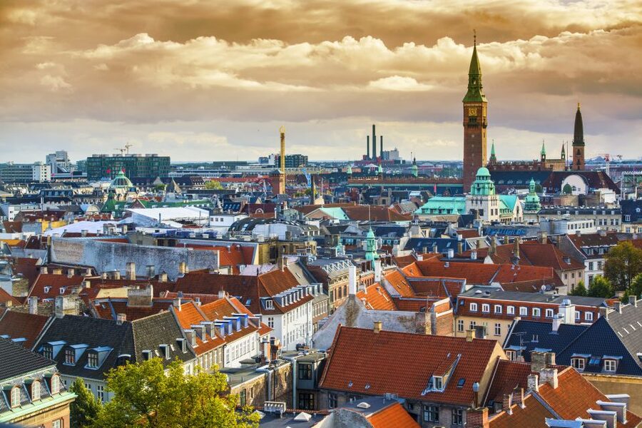 From Copenhagen: 4-hour Private Hamlet Castle Tour - How the tour manages time inside and around the castle