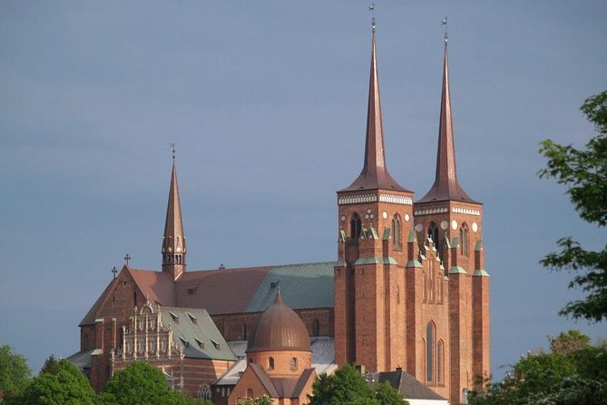 Grand Day Trip around Copenhagen - Frederiksborg Castle: self-guided time plus lunch