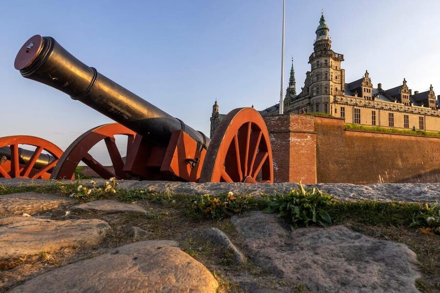Kronborg Castle Entry Ticket - The Great Rooms: Tapestry-Free Details Like Wall Hangings, Antique Furniture, and a Ballroom