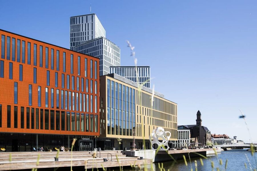 Malmö: Sightseeing and Landmarks tour by bike - Multicultural neighborhoods and how the guide ties it together