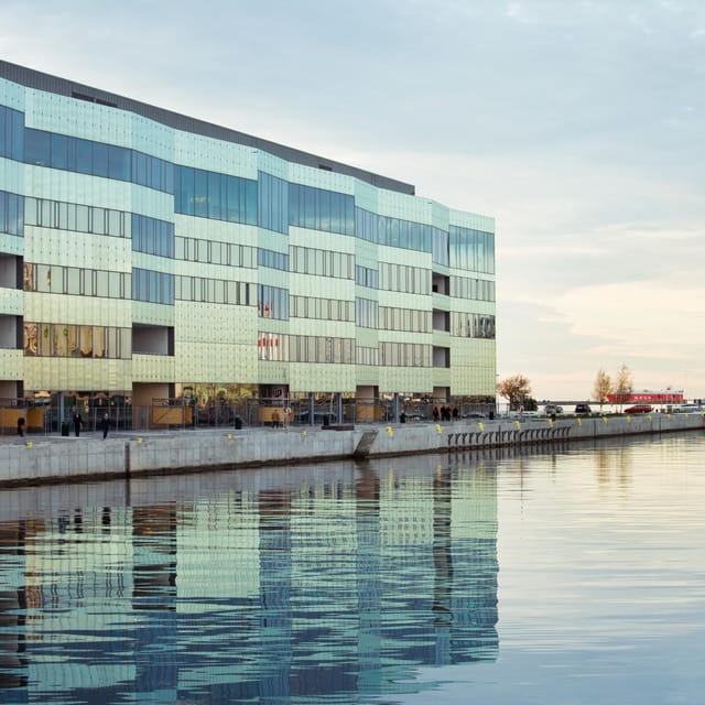 Malmö: Sightseeing and Landmarks tour by bike - Guide pace and group feel: where the tour can shine or feel rushed