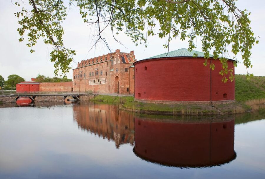 Malmö: Sightseeing and Landmarks tour by bike - St. Peter’s Church in Malmö: a short stop with big context