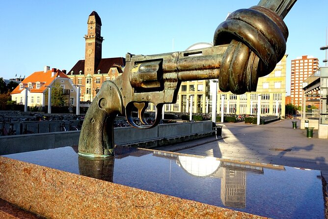 Malmö Walking Tour: Explore Top Sights & Hidden Gems - Stop 4: Lilla Torg for cobblestones, cafés, and a dining street vibe