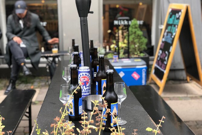 Mikkeller Craft Beer Walk in Vesterbro - Stop 5: Sønder Boulevard, sports courts, and Absalon talk