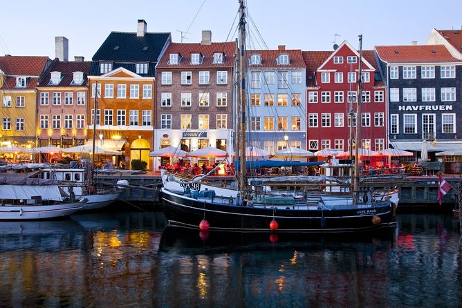 Private Copenhagen City Tour with Rosenborg Castle - Hotel pickup and the private car: timing is the real luxury