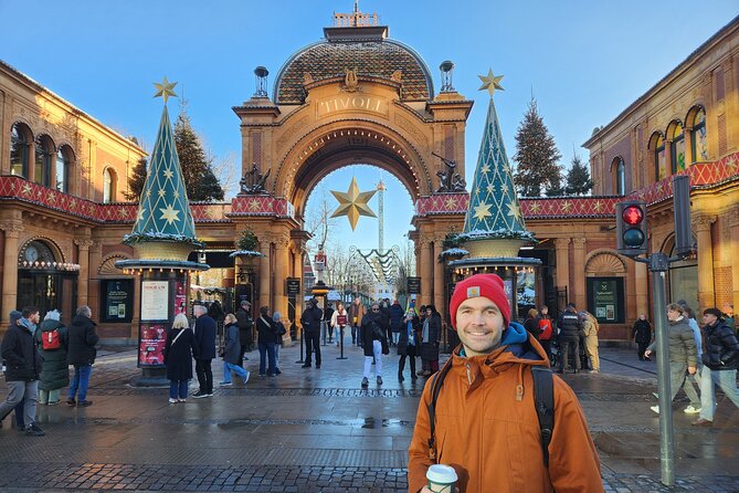 Walk & Canal Tour: Copenhagen Highlights + Changing of the Guards - Old Stock Exchange passing by: dragon spire and a restoration story