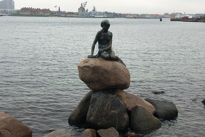 Walking tour - Copenhagen Old Town & Tivoli Park included - Church of Our Lady (Copenhagen Cathedral): the big events and the famous sculptures